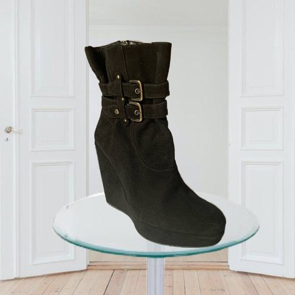 Stuart Weitzman WedgeHolster Black Suede Ankle Boots Size 9